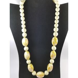 Coro Cream Marbleized Graduated Beaded Signed Vintage Single Strand Necklace